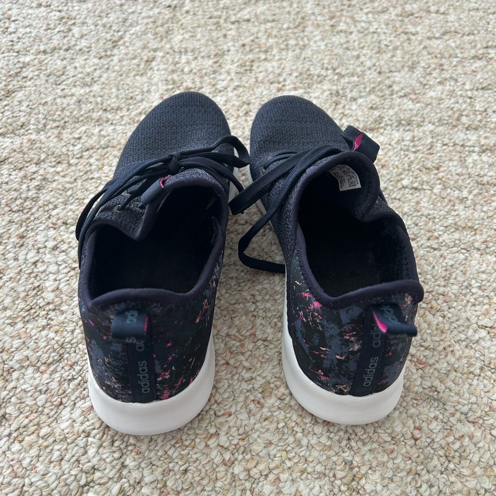 Women’s size 10 Adidas Like New Running Walking Shoes.  Navy Blue.